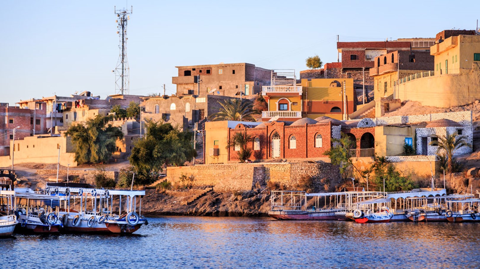 الهادي آدم... شاعر الأجيال