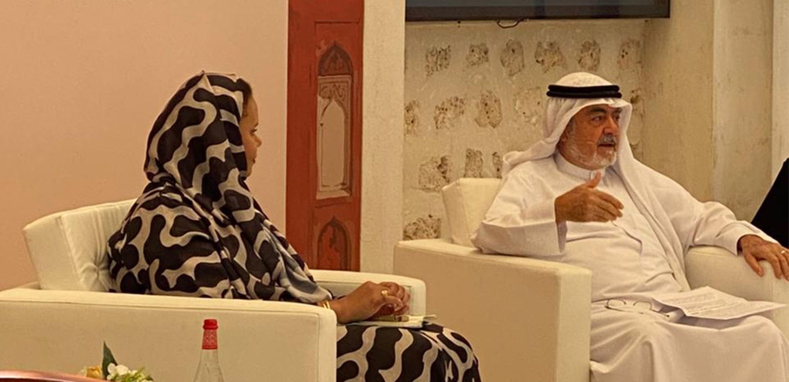 الدكتور يوسف الحسن: أخشى على القيم الإنسانية والتواصل الحقيقي في هذا العالم الافتراضي