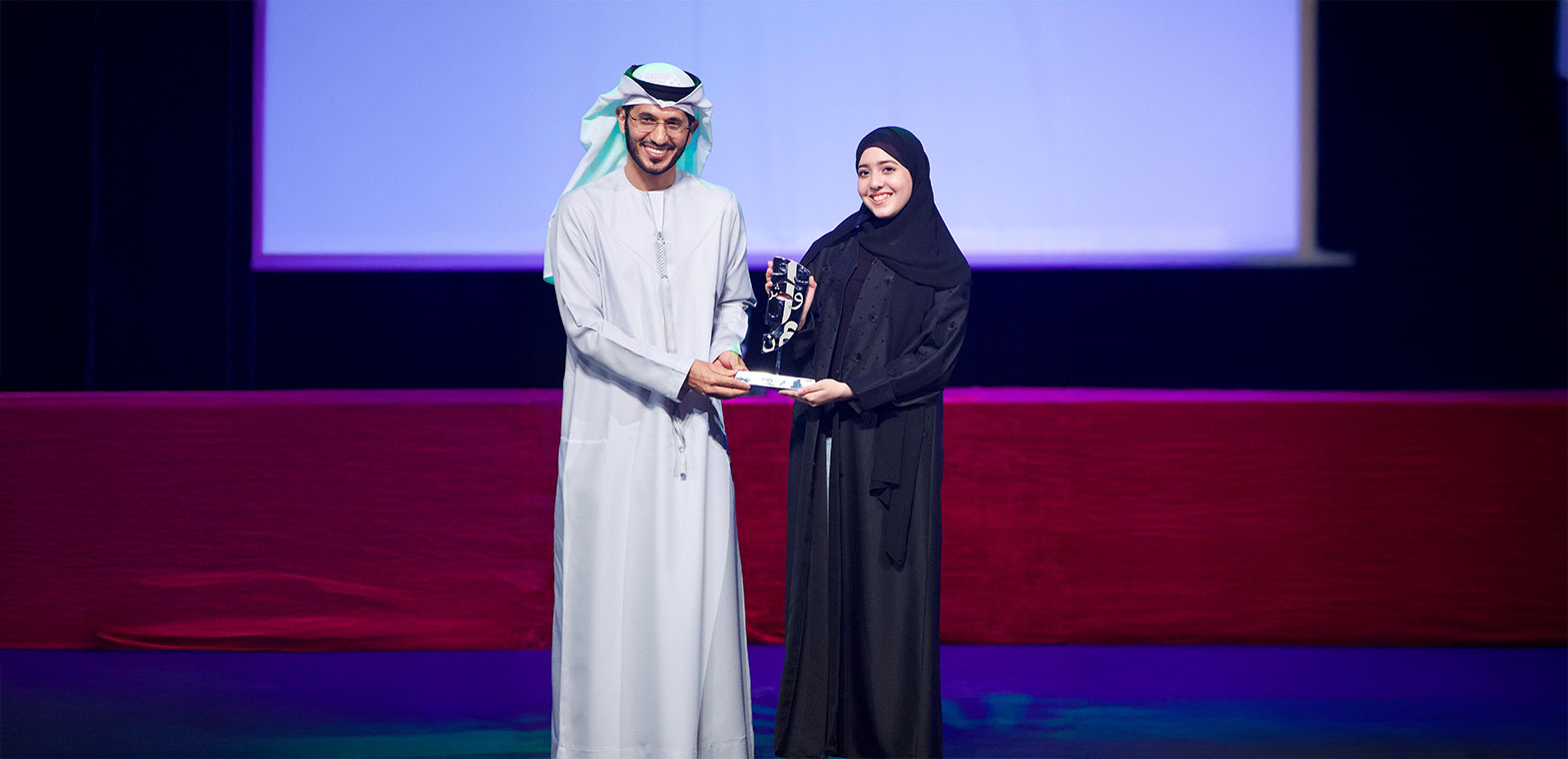 نوال شريف: "ربع قرن للمسرح" شجعني على إكمال مسيرتي 