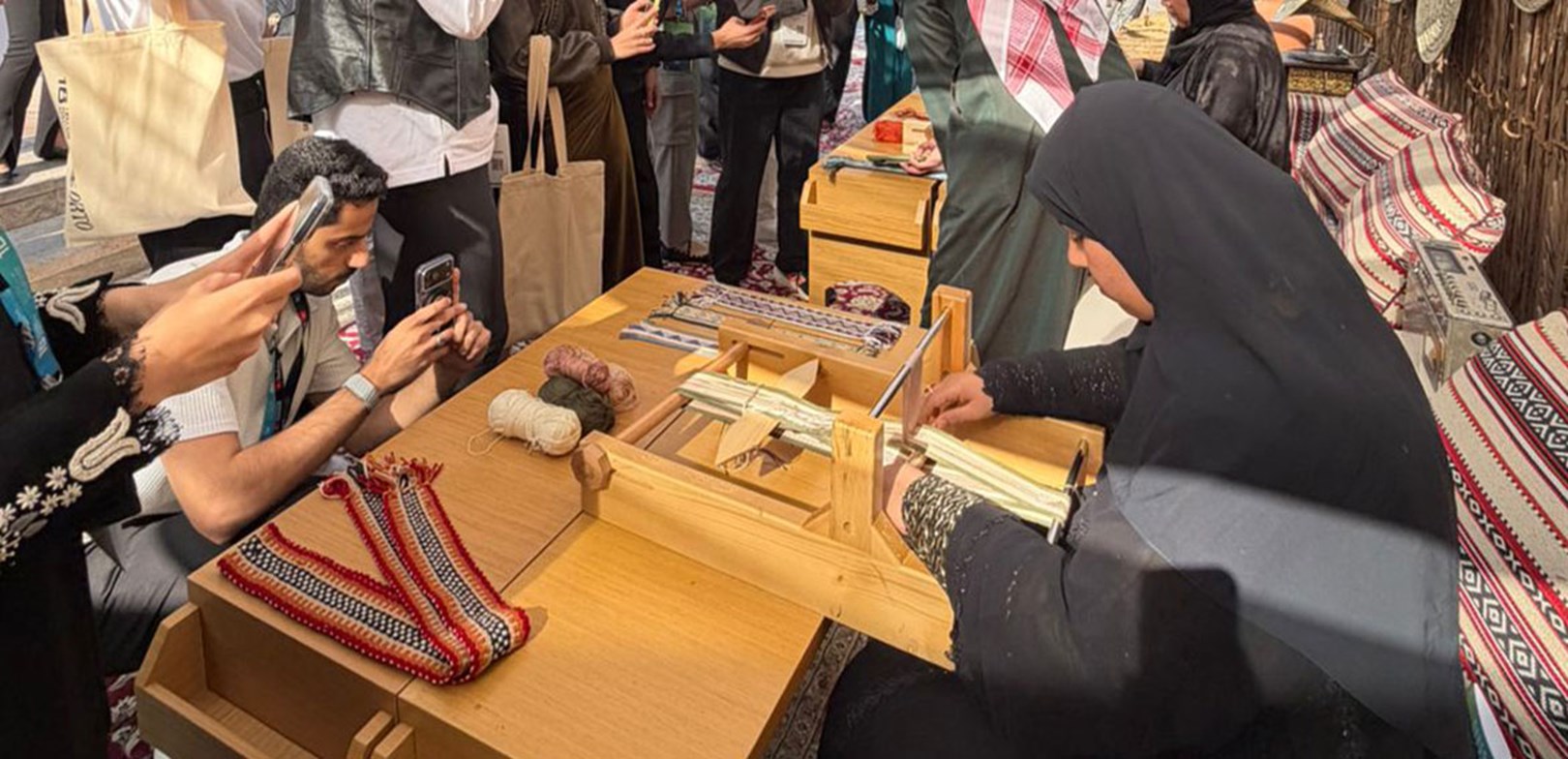 "إرثي" يوثق جماليات "السدو" في قمة المليار متابع 2026