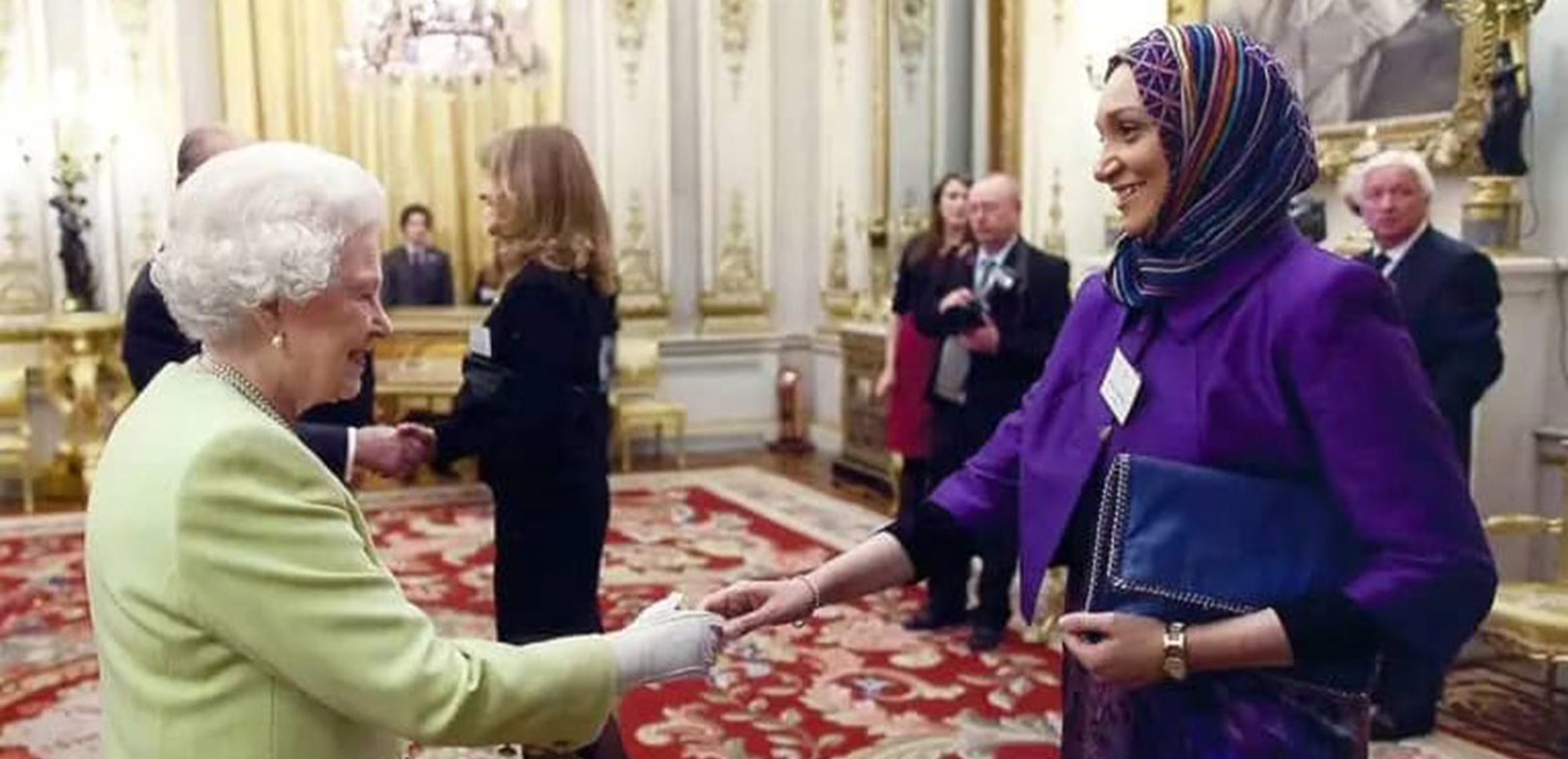 ليلى أبو العلا: زهرة أطلت وسط أشواك الغربة