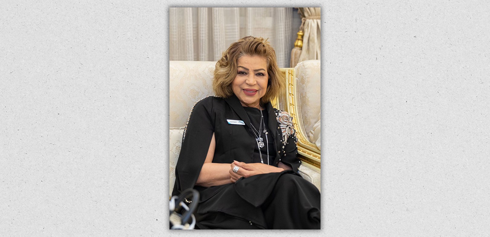 جائزة الشارقة للإبداع المسرحي إلى الفنانة العمانية  القديرة فخرية خميس