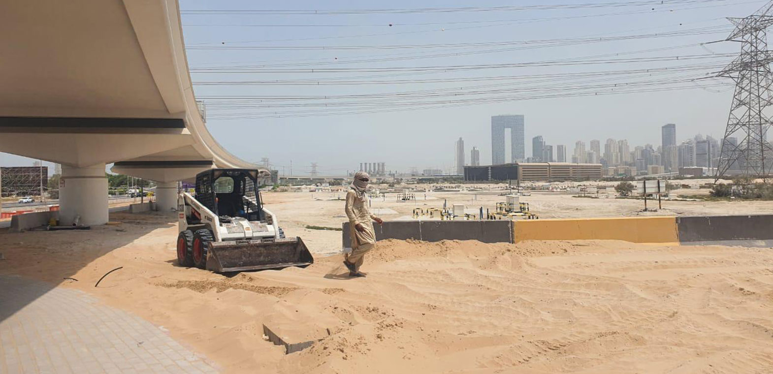 قاسم .. الإمارات أرض الخير والسلام والوئام 