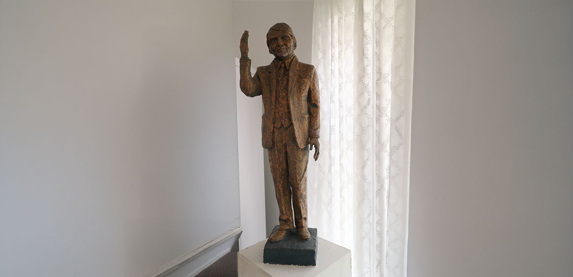 اتفق "العراق" على حب جدي محمد الجواهري