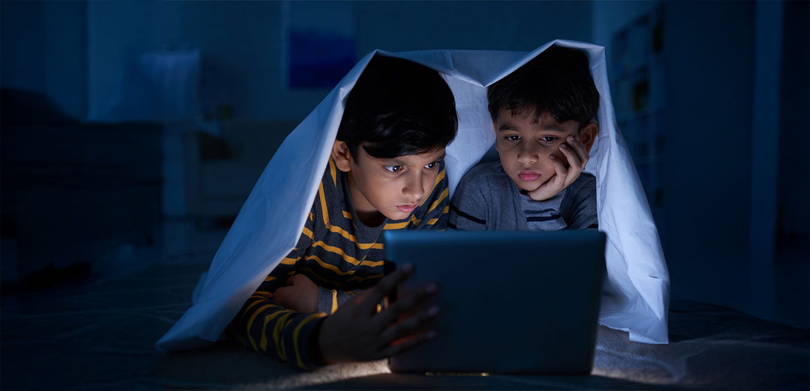  رسالة من "كنف"  لحماية الصغار في الفضاء الإلكتروني