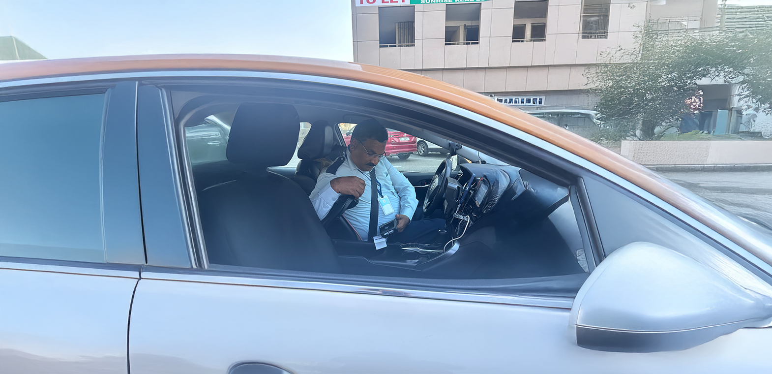 مطلوب صادق: الإمارات بلد نابض بالحياة والحيوية